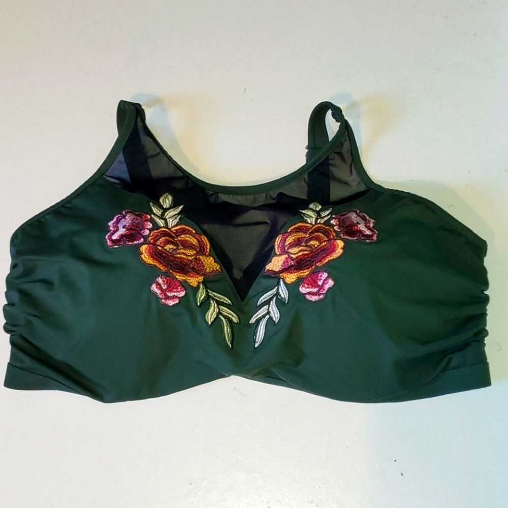 Boutique women's 1X green with embroidered roses & mesh swim top separate